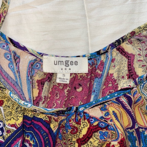 Umgee Size Small Cold Shoulder Lightweight Summer Top! - Picture 4 of 5